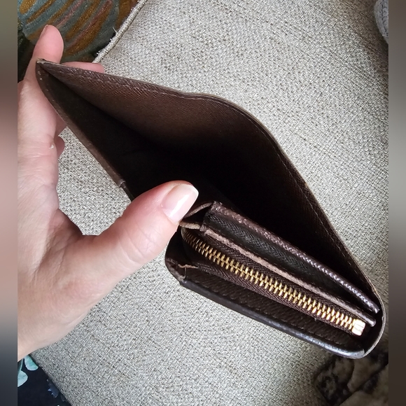 SOLD**Louis Vuitton Wallet and Coin purse - Picture 7 of 11